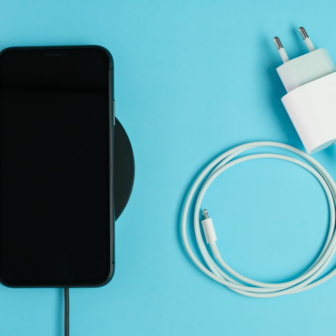 The Pros and Cons of a Wireless Charger vs Traditional Charger